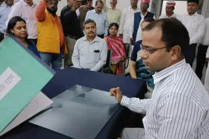 कुशीनगर : नवागत डीएम रमेश रंजन ने ग्रहण किया पद भार 