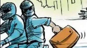 किसान से दो लाख रुपए की लूट