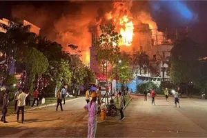 कंबोडिया: होटल में लगी भयानक आग 30 से ज्यादा लोगो घायल, 10 की मौत 
