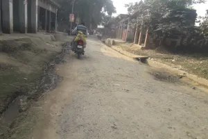 मुख्यमंत्री योगी आदित्यनाथ का गड्ढा मुक्त का सपना अधिकारी करने में पड़े अधूरा 