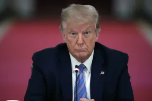 पूर्व राष्ट्रपति डोनाल्ड ट्रम्प सहित वकीलों पर लगा 10 लाख डालर का जुर्माना