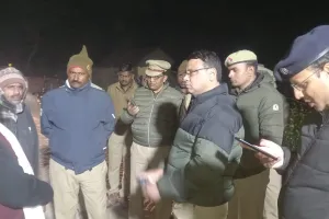 मारपीट के साथ हुई तलवारबाजी एवं आगजनी, के मामले में दो लोग गंभीर रूप से घायल