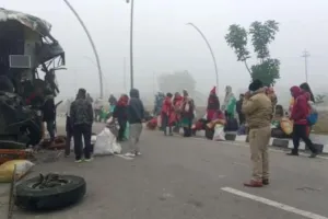 आगरा लखनऊ एक्सप्रेस-वे पर हुआ भीषण एक्सीडेंट, चार की हुई मौत 10 लोग घायल