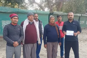 नगर पालिका द्वारा दुकान आवंटन के नाम पर धोखे में आए दुकानदारो ने जिला अधिकारी से लगाई गुहार