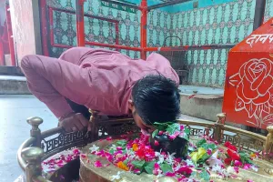 लोधेश्वर महादेवा मंदिर के गर्भ गृह का ताला चोरों ने तोड़ा
