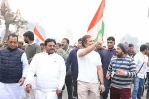 भारत जोड़ो यात्रा मे राहुल गांधी, संग चले वसीम अंसारी