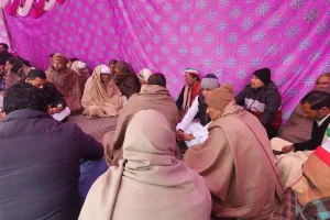  बकाया भुगतान की मांग को बजाज मिल पर किसानों का धरना’