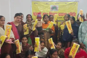 भारत विकास परिषद और गोमती नगर विस्तार प्रखंड समिति के संयुक्त प्रयास से सेनेटरी पैड का वितरण किया गया