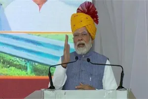 दिल्ली- मुंबई एक्सप्रेस वे का प्रधानमंत्री ने किया उद्घाटन, और कहा जब ऐसी सड़के हो तो देश करता है प्रगति 