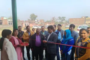 सीएमओ ने राष्ट्रीय कृमि दिवस का फीता काट कर किया उद्घाटन 