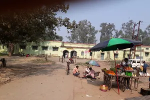 मेल एक्सप्रेस ट्रेन का पैसेंजर ट्रेन न चलने से मोतीगंज क्षेत्र के लोग परेशान