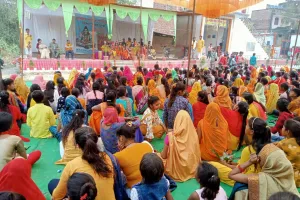 महाशिवरात्रि के उपलक्ष्य में शाहगंज में निकाली कलश यात्रा, भारी संख्या में लोग रहे मौजूद 