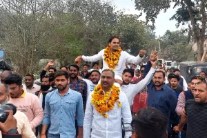 सांसद द्वारा निकाली गई जनसम्पर्क पदयात्रा