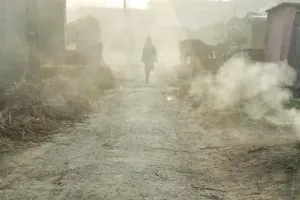 कुशीनगर : ग्राम प्रधान ने जिला पंचायत से की पिच सड़क मरम्मत कराने का अनुरोध