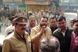 संकटा देवी रोड पर अतिक्रमण हटाने के लिए प्रशासन ने दिया दस दिन का समय 