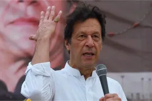 इमरान खान को गिरफ्तार करने गई पुलिस पर पथराव, पूर्व प्रधानमंत्री ने जारी किया वीडियो 