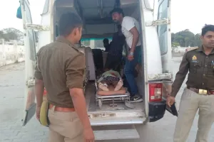 मोबाइल नंबर मांगने को लेकर हुई मारपीट, मारपीट में चार लोग गंभीर रूप से घायल, डॉक्टरों ने किया रेफर