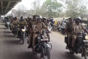 डीएसपी एवं एसएचओ ने पुलिस कर्मियों के साथ निकाली बाइक रैली, होली सौहार्दपूर्ण तरीके से लोगों से मनाने की, की अपील