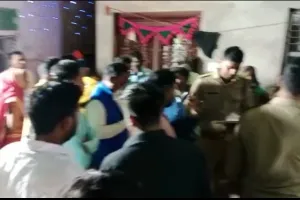 डीजे बजाने को हुआ विवाद, दबंगों ने घरातियों बरातियों को लाठी डंडे से पीटा,सात लोगों पर मुकदमा दर्ज 