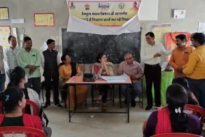 मिल्कीपुर क्षेत्र में परिषदीय परीक्षा बनी मजाक, निभाई जा रही औपचारिकता