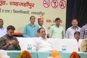 समाज को बचाने के लिए नशा मुक्ति अभियान को पूरे जनपद में प्रभावी रूप से लागू कराना होगा-जिलाधिकारी