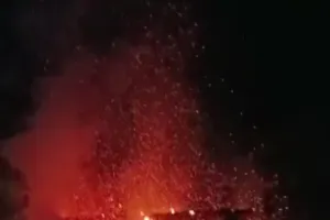 संदिग्ध परिस्थितियों में लगी मकान में आग मकान में रखा सारा सामान जलकर हुआ राख