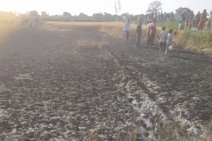 अज्ञात कारणों से लगी आग 3 परिवार की गृहस्थी जलकर खाक