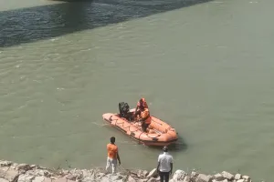 वृद्ध की नदी डूबने की आशंका पर तालाश में जुटी पुलिस