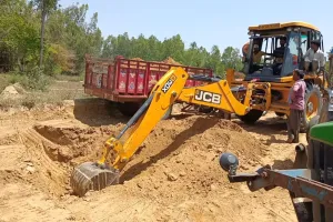 धड़ल्ले से हो रहा महमूदाबाद एरिया में खनन