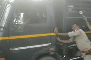  28 घंटे बाद प्रयागराज पहुंचा अतीक अहमद का काफिला,