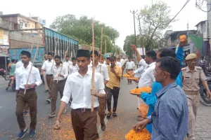 हिन्दू नव वर्ष की पूर्व संध्या पर आरएसएस ने किया पथ संचलन
