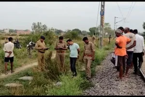 ट्रेन की चपेट में आकर अधेड़ की दर्दनाक मौत
