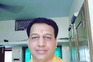  नौकरी, ट्रांसफर-पोस्टिंग से लेकर प्रॉपर्टी डीलिंग में करोड़ों का फ़्रॉड करके फरार भूमाफिया सरगना विजय  गुरु उर्फ़ स्वामी विजयानन्द