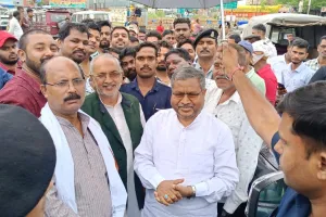 पूर्व मुख्यमंत्री बाबूलाल मरांडी का भाजपाइयों ने बरही चौक पर किया स्वागतur Title