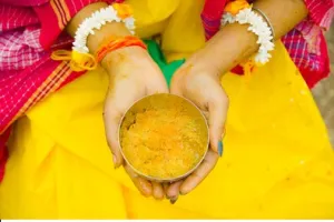 कुशीनगर : गुरुजी जी गए थे  वैवाहिक हल्दी रश्म कराने धरा गये चोरी में