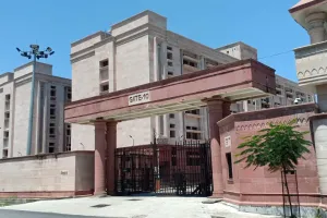 सार्वजनिक स्थलों से अतिक्रमण हटाने का हाईकोर्ट ने दिया आदेश