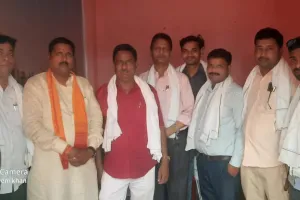 हिंदी पत्रकारिता दिवस के अवसर पर भाजपा नेता द्वारा पत्रकारों को किया गया सम्मानित