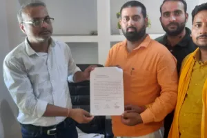 जल निकासी की समस्या को लेकर नवनिर्वाचित नगर पंचायत अध्यक्ष व सभासद ग्राम प्रधान द्वारा शारदा सहायक खंड 28 अधिशासी अभियंता को दिया प्रार्थना पत्र मांगा समाधान