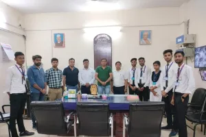 गांव में जांच करने पहुंचे लेखपाल पर जानलेवा हमला, बचाने आई युवती को भी दबंगों ने पीटा