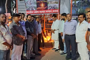 बालासोर उड़ीसा रेल हादसे में हुए दिवंगतों को दी व्यपारियो ने श्रद्धांजलि