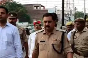 मऊ में गाड़ी  पार्किंग के लिए  सिटी मजिस्ट्रेट ने किया निरीक्षण