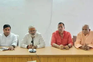 जल शक्ति मंत्री ने मां विन्ध्यवासिनी देवी का किया दर्शन पूजन