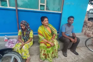 Bihar : बेटे का शव लेने पहुंची लुधियाना से मां बेटे का सड़े शव को देख सिस्टम पर उठाए सवाल