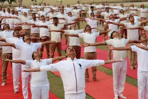 अंतर्राष्ट्रीय योग दिवस पर 34वीं वाहिनी पीएसी वाराणसी में आयोजित हुआ भव्य योगाभ्यास कार्यक्रम