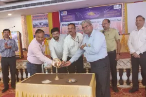 भदोही जनपद के 180 अभिकर्ताओं संग एलआईसी अधिकारियों ने को बैठक।