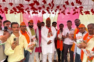 भाजपा जिला भाजपा जिला अध्यक्ष शशांक कुशमेश ने चलाया जनसंपर्क अभियानअध्यक्ष शशांक कुशमेश ने चलाया जनसंपर्क अभियान