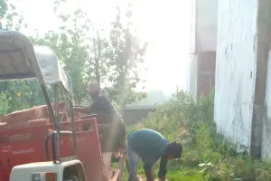 ग्राम चौपाल में आई रास्ते की शिकायत पर कार्य हुआ शुरु बरसात से पहले रास्ता होगा बनकर तैयार