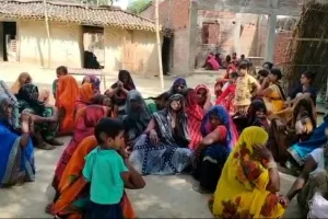 ईंट लोड ट्राली में घुसे बाइक सवार चार युवकों की दर्दनाक मौत