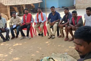 लाभार्थी सम्मेलन को लेकर बीजेपी नेता सूर्या हांसदा ने की बैठक