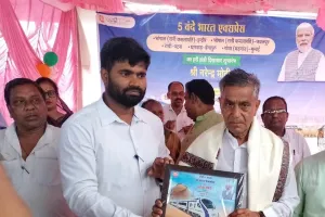 बरही रेलवे स्टेशन में वंदे भारत ट्रेन का हुआ जोरदार स्वागत, विधायक समेत विभिन्न राजनीतिक व सामाजिक कार्यकर्ता रहे उपस्थित